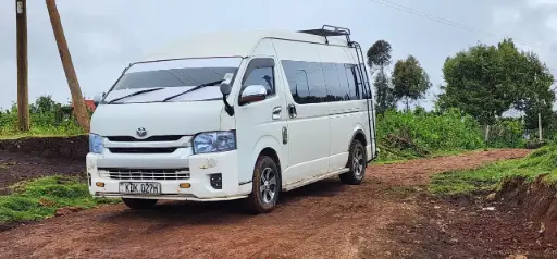Toyota Hiace 9L